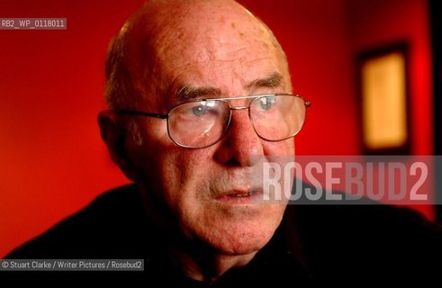 Clive James..copyright©Stuart Clarke/Writer Pictures/Rosebud2