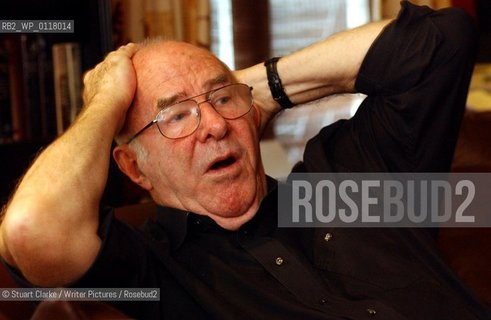 Clive James..copyright©Stuart Clarke/Writer Pictures/Rosebud2