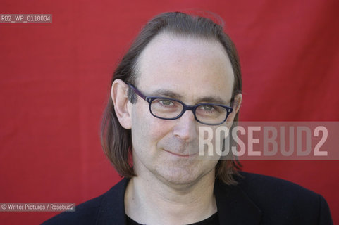 Oliver James Psychologist and television and radio presenter  CREDIT Geraint Lewis ©Writer Pictures/Rosebud2