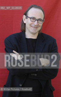 Oliver James Psychologist and television and radio presenter  CREDIT Geraint Lewis ©Writer Pictures/Rosebud2