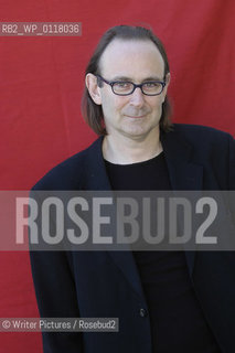 Oliver James Psychologist and television and radio presenter  CREDIT Geraint Lewis ©Writer Pictures/Rosebud2