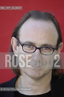 Oliver James Psychologist and television and radio presenter  CREDIT Geraint Lewis ©Writer Pictures/Rosebud2