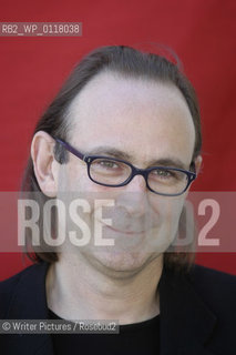 Oliver James Psychologist and television and radio presenter  CREDIT Geraint Lewis ©Writer Pictures/Rosebud2