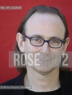 Oliver James Psychologist and television and radio presenter  CREDIT Geraint Lewis ©Writer Pictures/Rosebud2