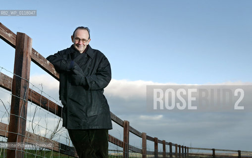 Oliver James Psychologist and television and radio presenter  CREDIT Geraint Lewis ©Writer Pictures/Rosebud2