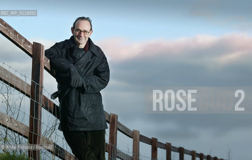 Oliver James Psychologist and television and radio presenter  CREDIT Geraint Lewis ©Writer Pictures/Rosebud2