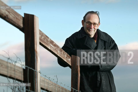 Oliver James Psychologist and television and radio presenter  CREDIT Geraint Lewis ©Writer Pictures/Rosebud2