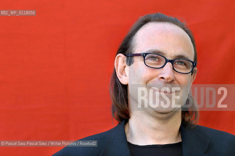 British writer and psychologist Oliver James at the Edinburgh International Book Festival 2003...Copyright©Pascal Saez.Pascal Saez/Writer Pictures/Rosebud2