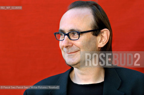 British writer and psychologist Oliver James at the Edinburgh International Book Festival 2003...Copyright©Pascal Saez.Pascal Saez/Writer Pictures/Rosebud2