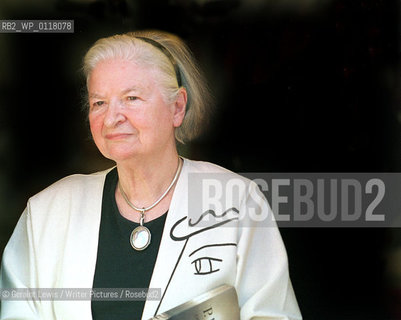 P D James author of crime novels at the Edinburgh Book Festival  2001.....Copyright©Geraint Lewis/Writer Pictures/Rosebud2