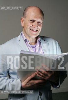 Tobias Jones, Writer of The Dark Hart of Italy and Utopian Dreams about living in communes in Britain and Italy.CREDIT Geraint Lewis
©Writer Pictures/Rosebud2