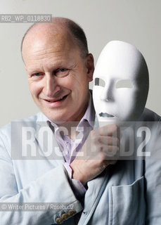Tobias Jones, Writer of The Dark Hart of Italy and Utopian Dreams about living in communes in Britain and Italy.CREDIT Geraint Lewis
©Writer Pictures/Rosebud2