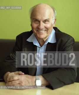 Polish Author and journalist Ryszard Kapuscinski.(March 4, 1932 - January 23, 2007)..Copyright©Ulla Montan/Writer Pictures/Rosebud2