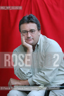 Irish journalist and writer Fergal Keane at the Edinburgh International Book Festival 2005...Copyright©Pascal Saez.Pascal Saez/Writer Pictures/Rosebud2