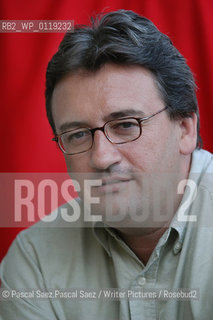 Irish journalist and writer Fergal Keane at the Edinburgh International Book Festival 2005...Copyright©Pascal Saez.Pascal Saez/Writer Pictures/Rosebud2