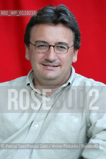 British journalist and writer Fergal Keane at the Edinburgh International Book Festival 2005..Copyright©Pascal Saez.Pascal Saez/Writer Pictures/Rosebud2