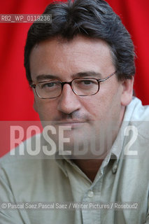 British journalist and writer Fergal Keane at the Edinburgh International Book Festival 2005..Copyright©Pascal Saez.Pascal Saez/Writer Pictures/Rosebud2