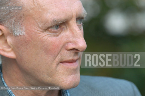 Scottish writer and Booker Prizer winner James Kelman, author of You have to be Careful in the Land of the Free, at the Edinburgh International Book Festival 2004..Copyright©Pascal Saez.Pascal Saez/Writer Pictures/Rosebud2