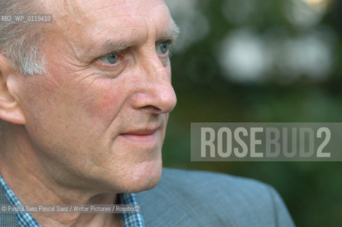 Scottish writer and Booker Prizer winner James Kelman, author of You have to be Careful in the Land of the Free, at the Edinburgh International Book Festival 2004..Copyright©Pascal Saez.Pascal Saez/Writer Pictures/Rosebud2