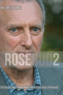 Scottish writer and Booker Prizer winner James Kelman, author of You have to be Careful in the Land of the Free, at the Edinburgh International Book Festival 2004..Copyright©Pascal Saez.Pascal Saez/Writer Pictures/Rosebud2