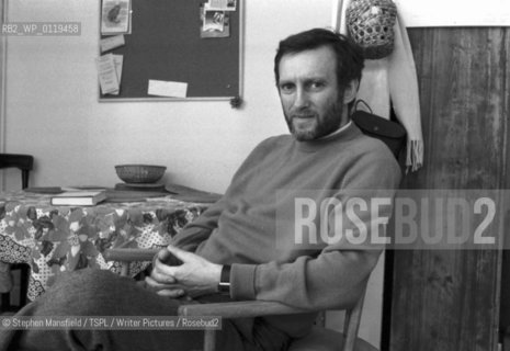 Scottish author James Kelman relaxes in the library at his home, February 1989...Copyright©Stephen Mansfield/TSPL/Writer Pictures/Rosebud2
