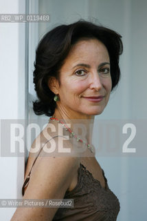 Linda Kelsey photographed at her home in West Hampstead, Lo©Writer Pictures/Rosebud2