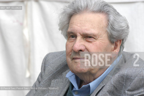 British writer, journalist and broadcaster Ludovic Kennedy at the Edinburgh International Book festival 2003...Copyright©Pascal Saez.Pascal Saez/Writer Pictures/Rosebud2