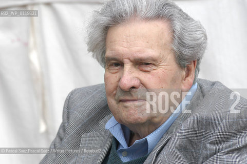 British writer, journalist and broadcaster Ludovic Kennedy at the Edinburgh International Book festival 2003...Copyright©Pascal Saez.Pascal Saez/Writer Pictures/Rosebud2