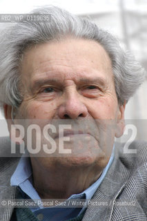 British writer, journalist and broadcaster Ludovic Kennedy at the Edinburgh International Book festival 2003...Copyright©Pascal Saez.Pascal Saez/Writer Pictures/Rosebud2