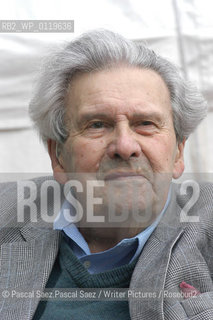 British writer, journalist and broadcaster Ludovic Kennedy at the Edinburgh International Book festival 2003...Copyright©Pascal Saez.Pascal Saez/Writer Pictures/Rosebud2