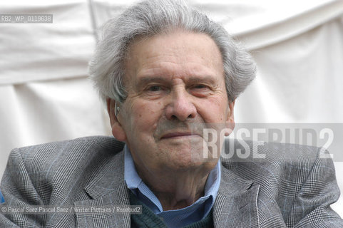 British writer, journalist and broadcaster Ludovic Kennedy at the Edinburgh International Book festival 2003...Copyright©Pascal Saez.Pascal Saez/Writer Pictures/Rosebud2