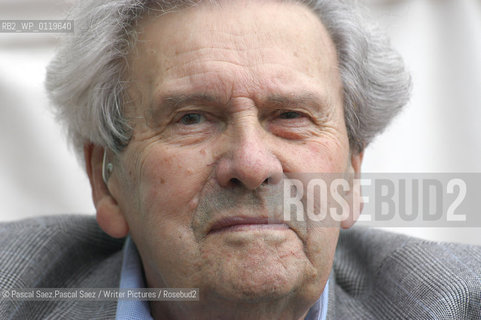 British writer, journalist and broadcaster Ludovic Kennedy at the Edinburgh International Book festival 2003...Copyright©Pascal Saez.Pascal Saez/Writer Pictures/Rosebud2