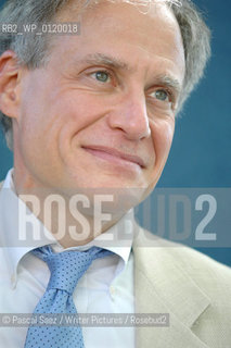 Writer Jeffrey Kluger at the Edinburgh International Book Festival 2007. ..Copyright©Pascal Saez/Writer Pictures/Rosebud2