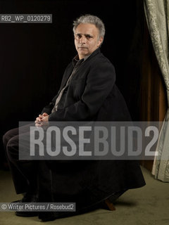 Hanif Kureishi,writer,screenwriter,playwrite and filmaker.  CREDIT Geraint Lewis
©Writer Pictures/Rosebud2
