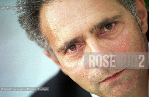 Hanif Kureshi , Edinburgh Book Festival 2001.....Copyright©Geraint Lewis/Writer Pictures/Rosebud2