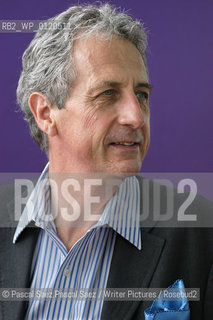 British writer Robert Lacey, author of Great Tales From English History  at the Edinburgh International Book Festival 2004..Copyright©Pascal Saez.Pascal Saez/Writer Pictures/Rosebud2