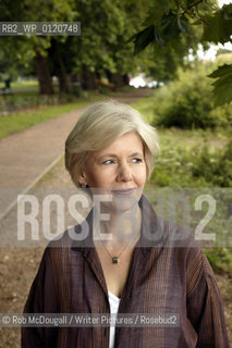 Mark Lawson, The Edinburgh International Book Festival 2005..Copyright©Rob McDougall/Writer Pictures/Rosebud2