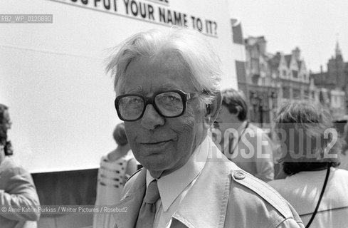 Laurie Lee.Copyright©Anne-Katrin Purkiss/Writer Pictures/Rosebud2
