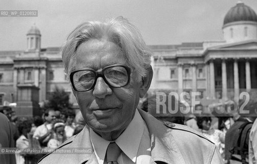 Laurie Lee.Copyright©Anne-Katrin Purkiss/Writer Pictures/Rosebud2