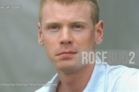 Writer, journalist and economist Philippe Legrain, author of Open World:The Truth about Globalization at the Edinburgh International Book Festival 2003...Copyright©Pascal Saez.Pascal Saez/Writer Pictures/Rosebud2