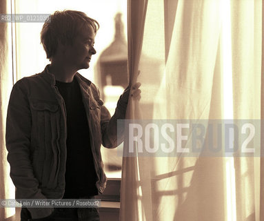 Sarah Waters....Copyright©Cato Lein/Writer Pictures/Rosebud2