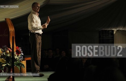 Lennoxlove Book Festival in East Haddington.Simon King on stage in the Marquee...Copyright©Alex Hewitt/Writer Pictures/Rosebud2