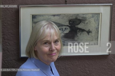 Edinburgh childrens author Joan Lingard  ...copyright©Julie Bull/TSPL/Writer Pictures/Rosebud2