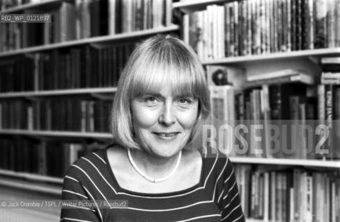 Edinburgh childrens author Joan Lingard at home in March 1982....copyright©Jack Crombie/TSPL/Writer Pictures/Rosebud2