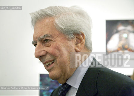 Mario Vargas Llosa at a party at the Instituto Cervantes during the 2008 PEN Conference in NYC..©Miriam Berkley/Writer Pictures/Rosebud2
