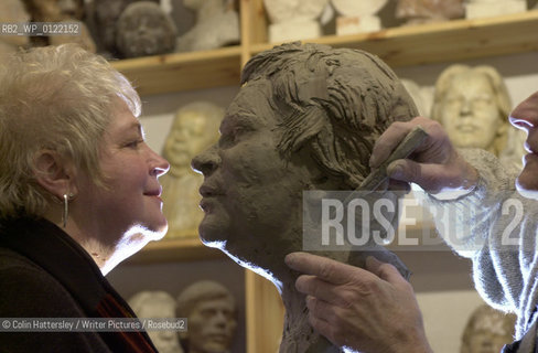 Liam Rudden, Bust making of Liz Lochead, Stockbridge:..Poet and playwrite Liz Lochead poses for sculptor Vincent Butler..copyright©Colin Hattersley/Writer Pictures/Rosebud2