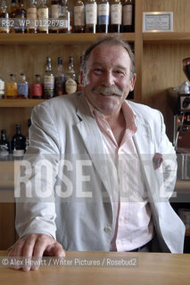 Charles Maclean at the Borders Book Festival 2009..Copyright©Alex Hewitt/Writer Pictures/Rosebud2