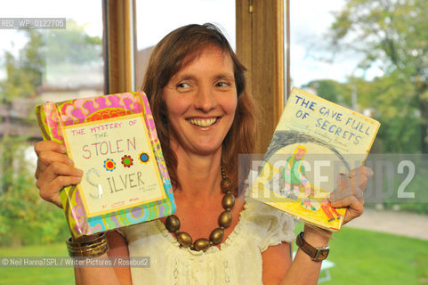 Lindsay MacLeod (nee Brown), Scottish author, at home in Giffnock, Glasgow, September 30, 2010. ..Copyright©Neil HannaTSPL/Writer Pictures/Rosebud2