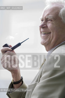 Magnus Magnusson,historian,broadcaster,and writer.His new book Fakes,Forgers and Phoneys ©Writer Pictures/Rosebud2
