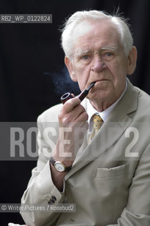 Magnus Magnusson,historian,broadcaster,and writer.His new book Fakes,Forgers and Phoneys ©Writer Pictures/Rosebud2